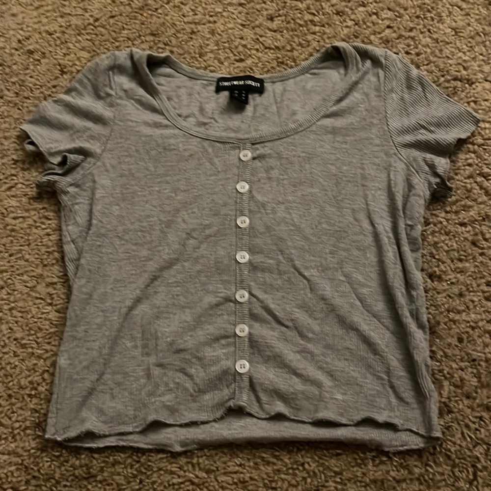 A pretty grey top!!!!